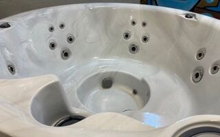 Jacuzzi J210 (Year 2020)