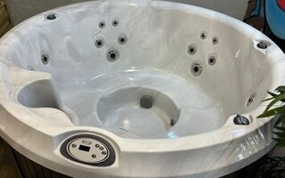 Jacuzzi J210 (Year 2020)