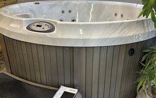 Jacuzzi J210 (Year 2020)